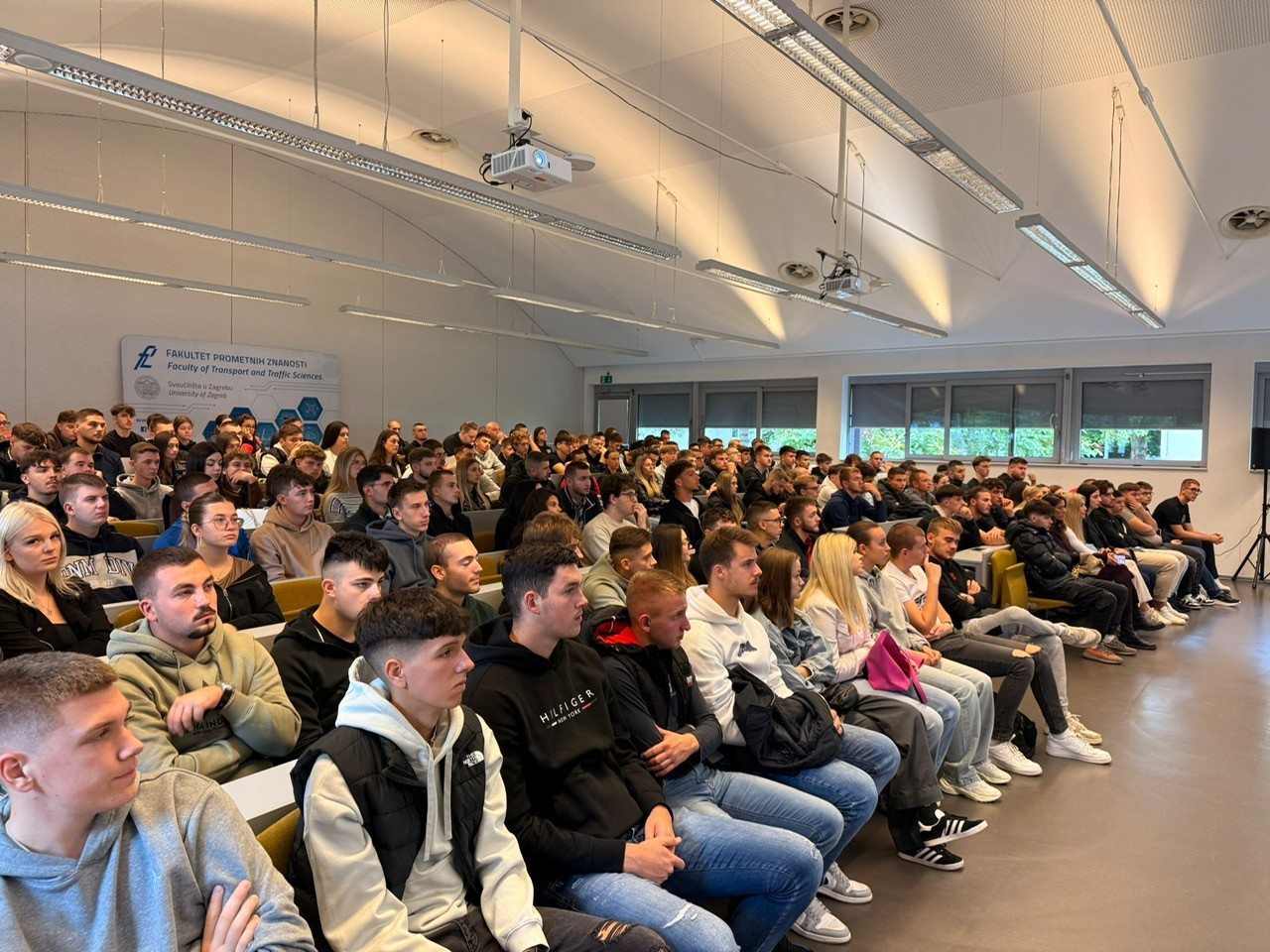 Uvodni sat za brucoše 2025-2026.jpg